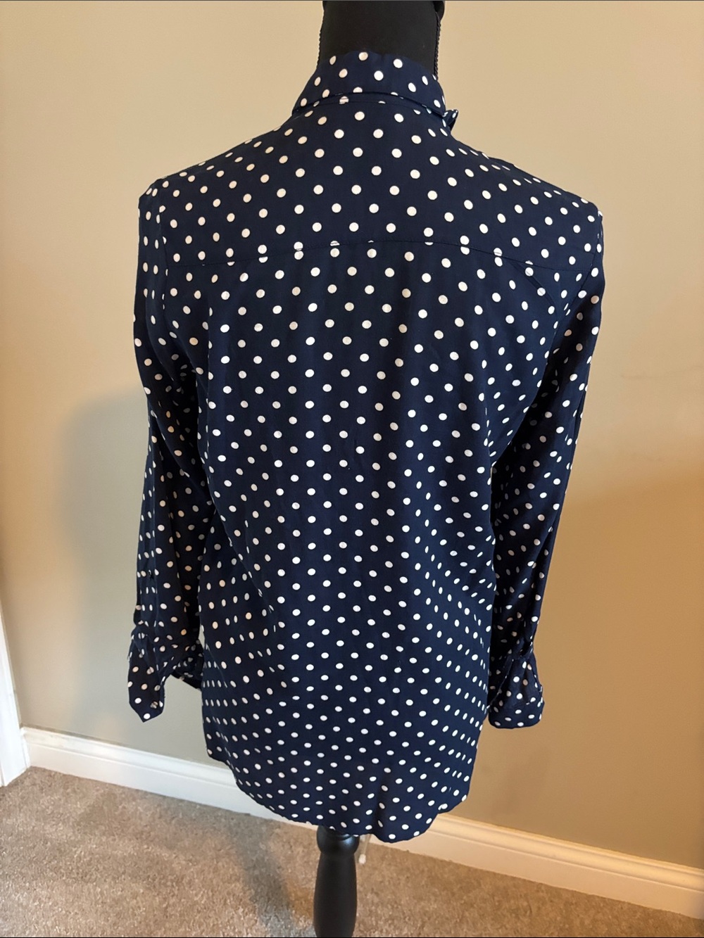 DIVIDED Polka Dot Navy Button-Up Blouse - Classic and Casual. Women’s 4. EUC - Picture 8 of 10